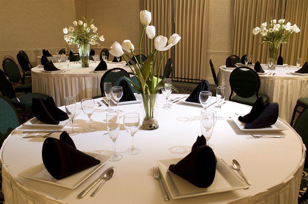Hilton Garden Inn Portland Airport Экстерьер фото