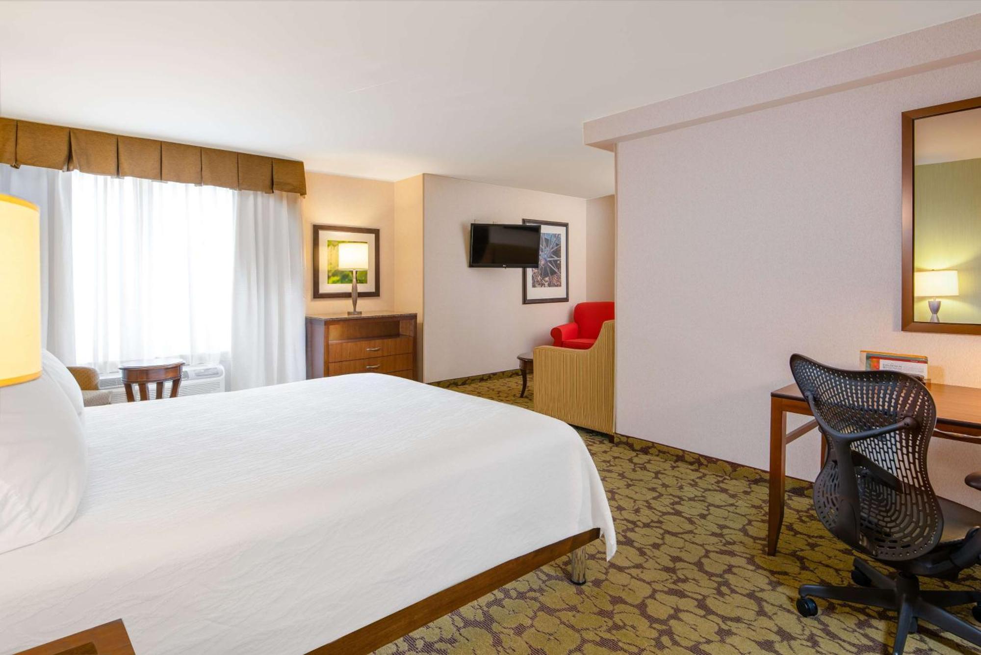Hilton Garden Inn Portland Airport Экстерьер фото