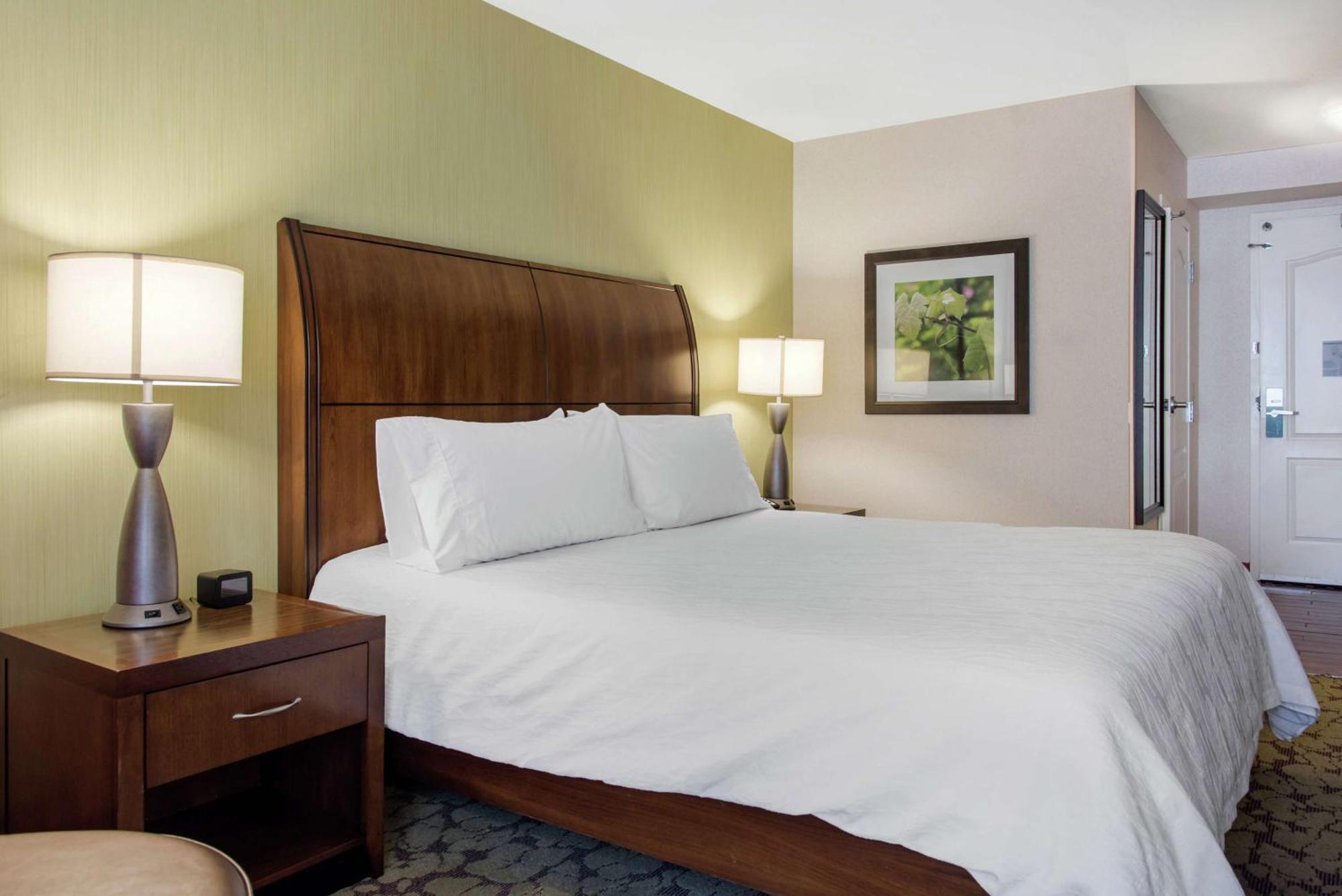 Hilton Garden Inn Portland Airport Экстерьер фото