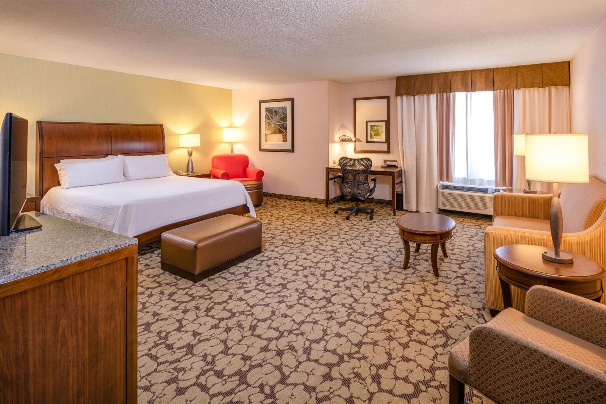 Hilton Garden Inn Portland Airport Экстерьер фото