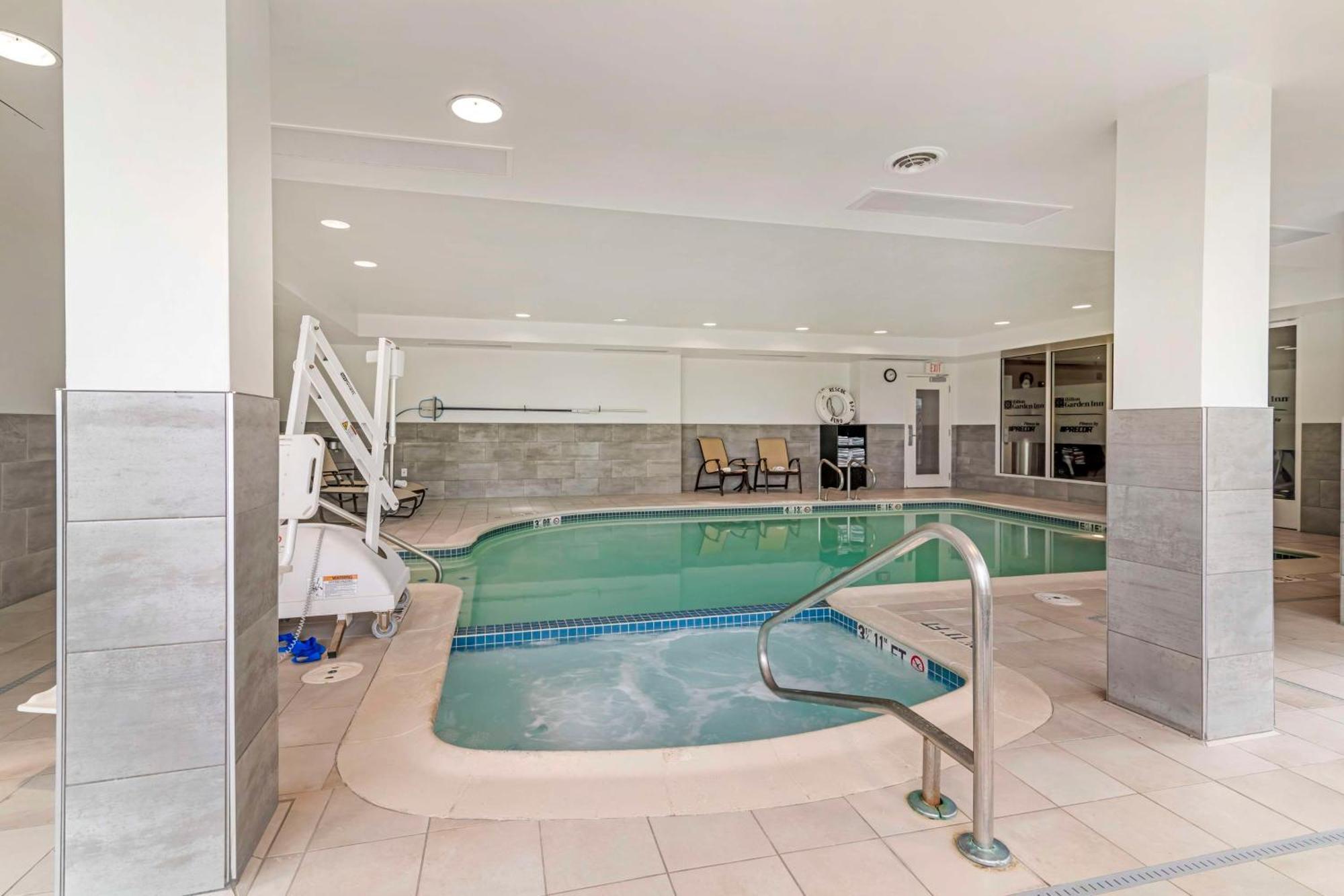 Hilton Garden Inn Portland Airport Экстерьер фото