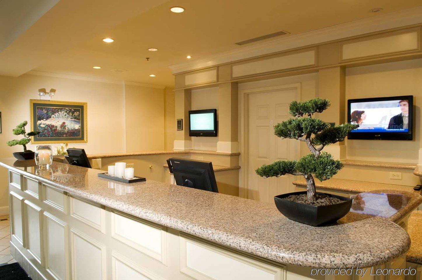 Hilton Garden Inn Portland Airport Интерьер фото