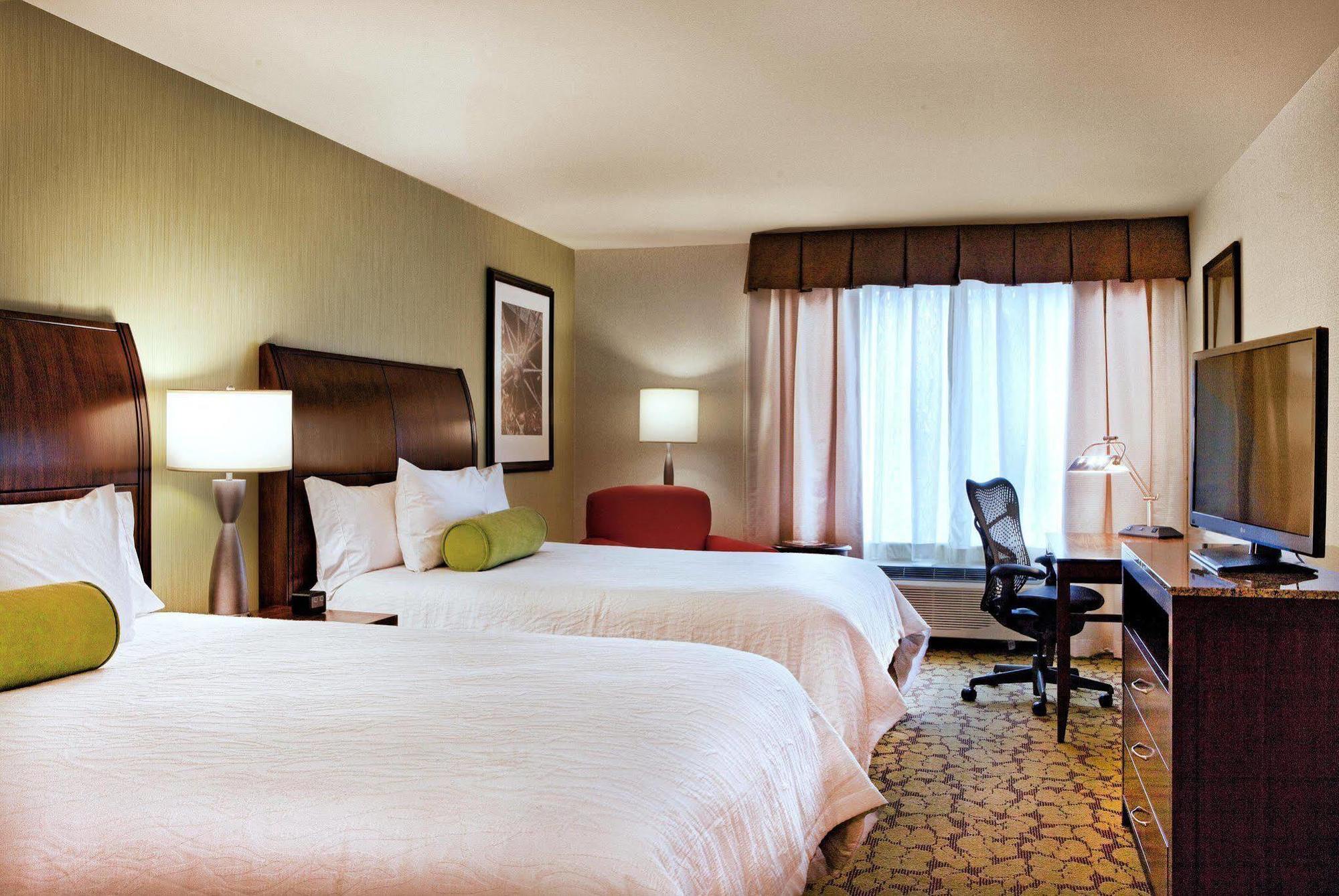 Hilton Garden Inn Portland Airport Экстерьер фото